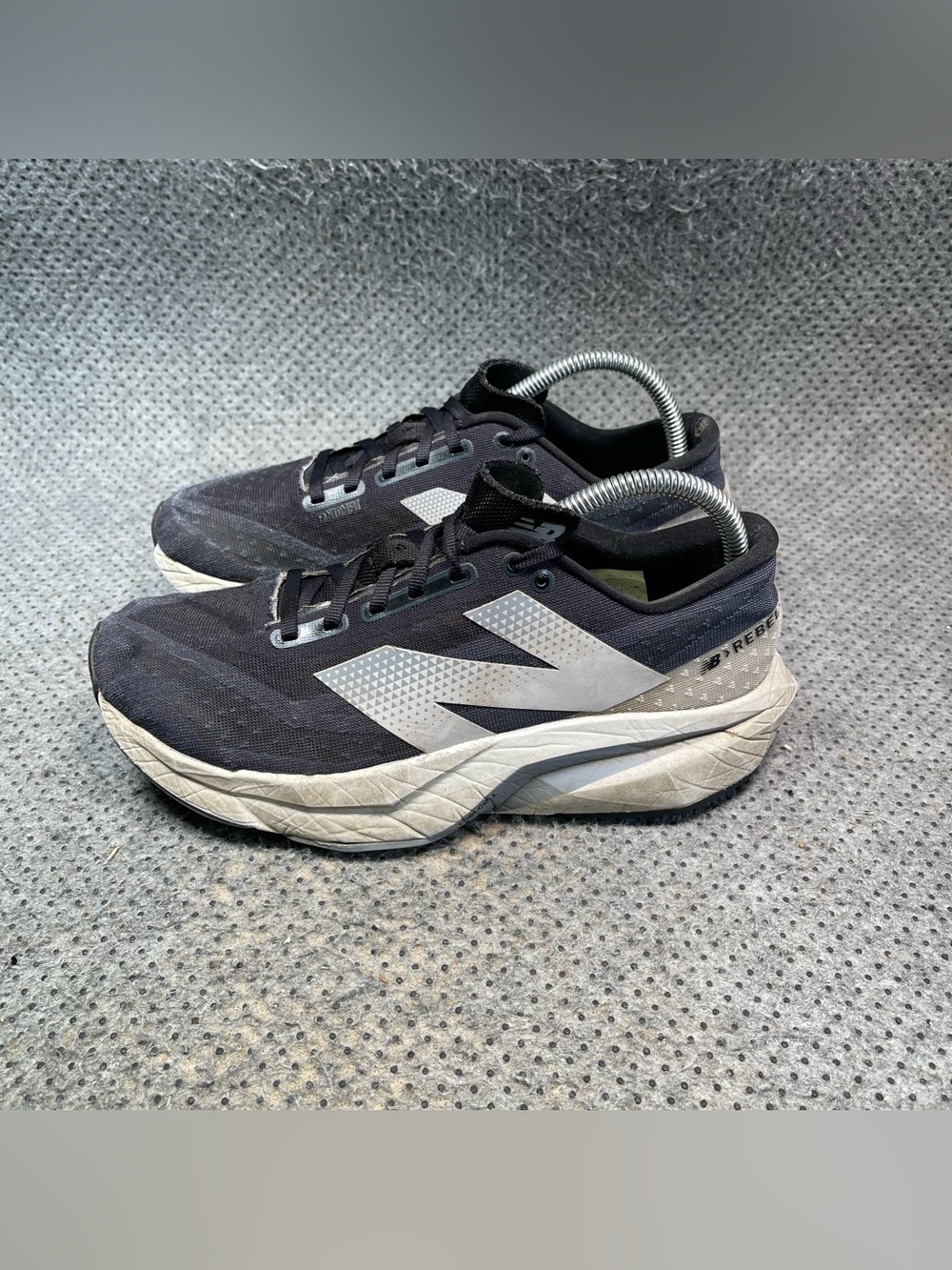 New Balance FuelCell Rebel v4 Running Shoes Size 9 Women’s